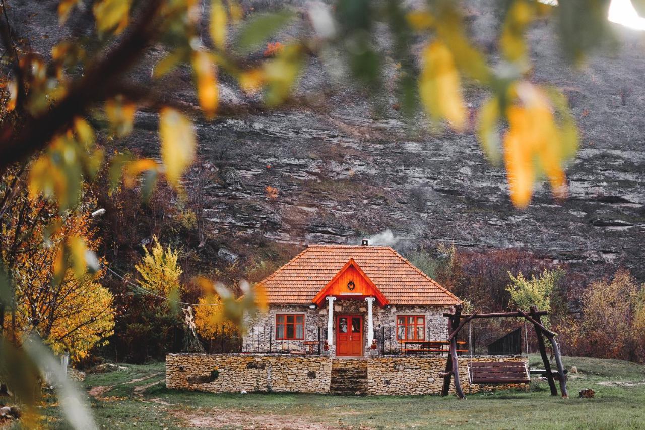 Casa Agricultorului Varzari Butuceny Exterior photo